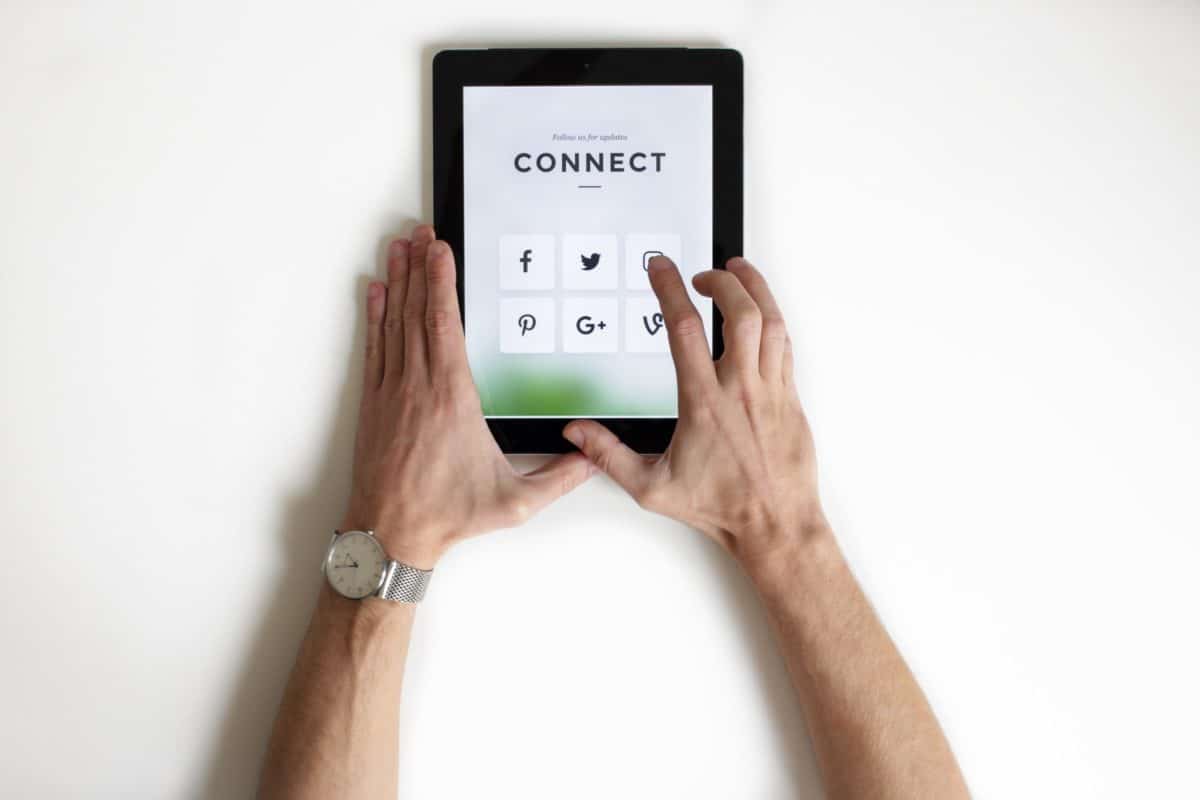Ipad App Social Media Connect